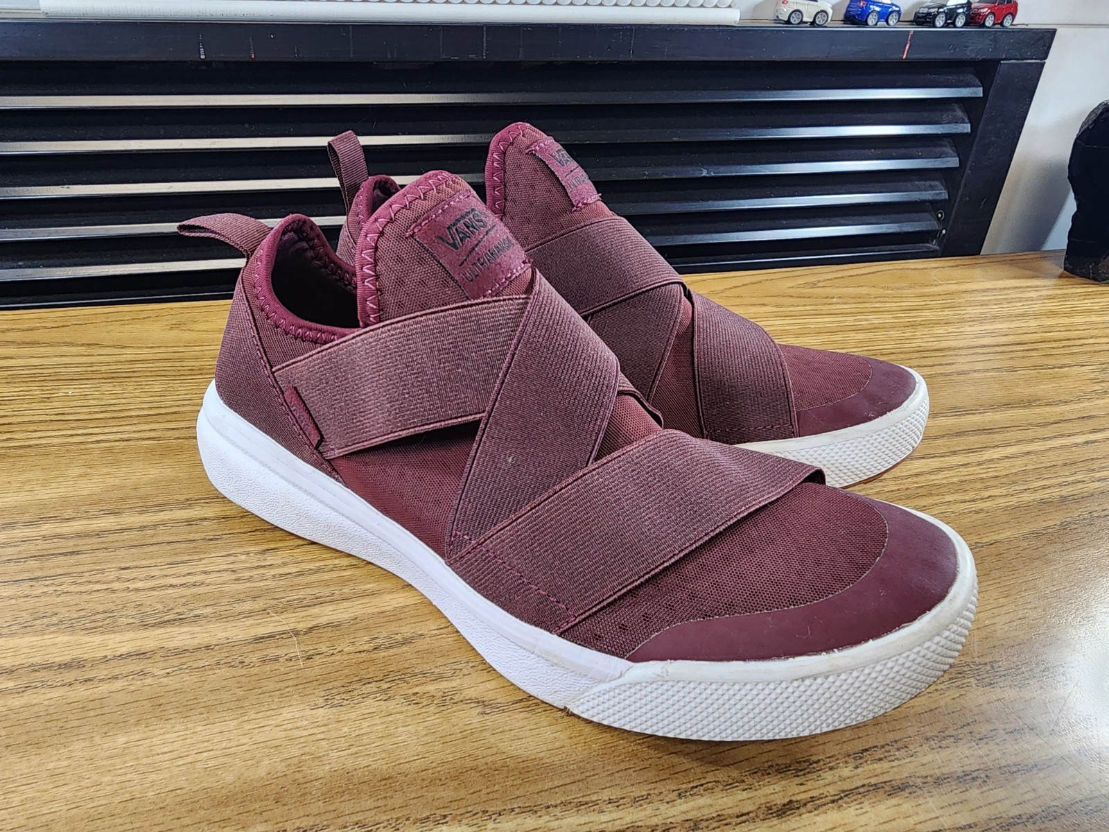 VANS ULTRACUSH Ultrarange Gore Slip On Sneakers Women Size 9 Running Shoes