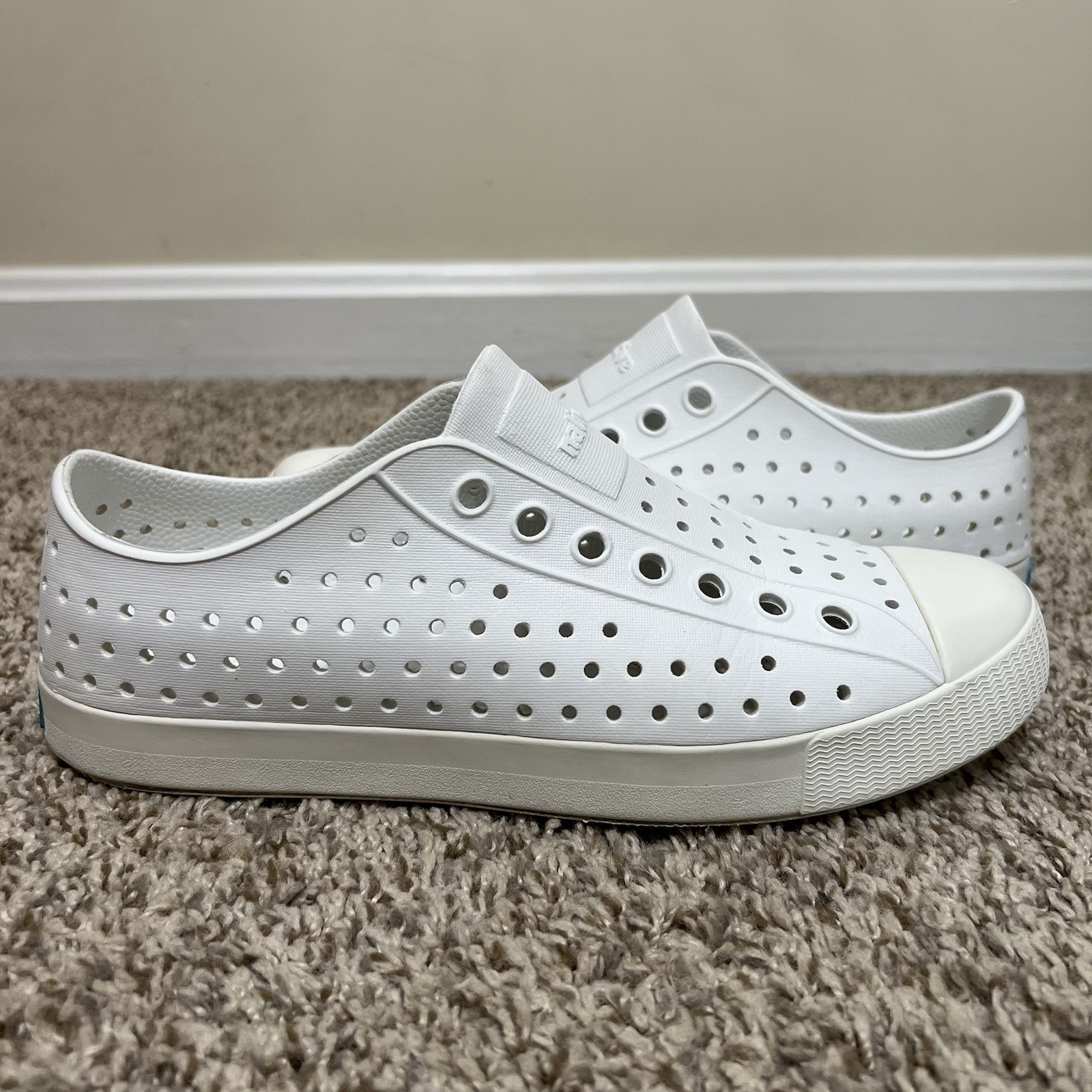 Native Jefferson Shoe Adult in Shell White Size M6/W8