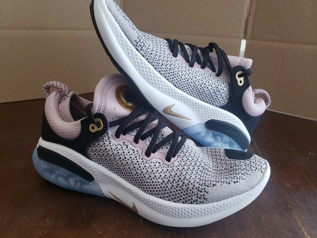nike joyride run flyknit plum chalk