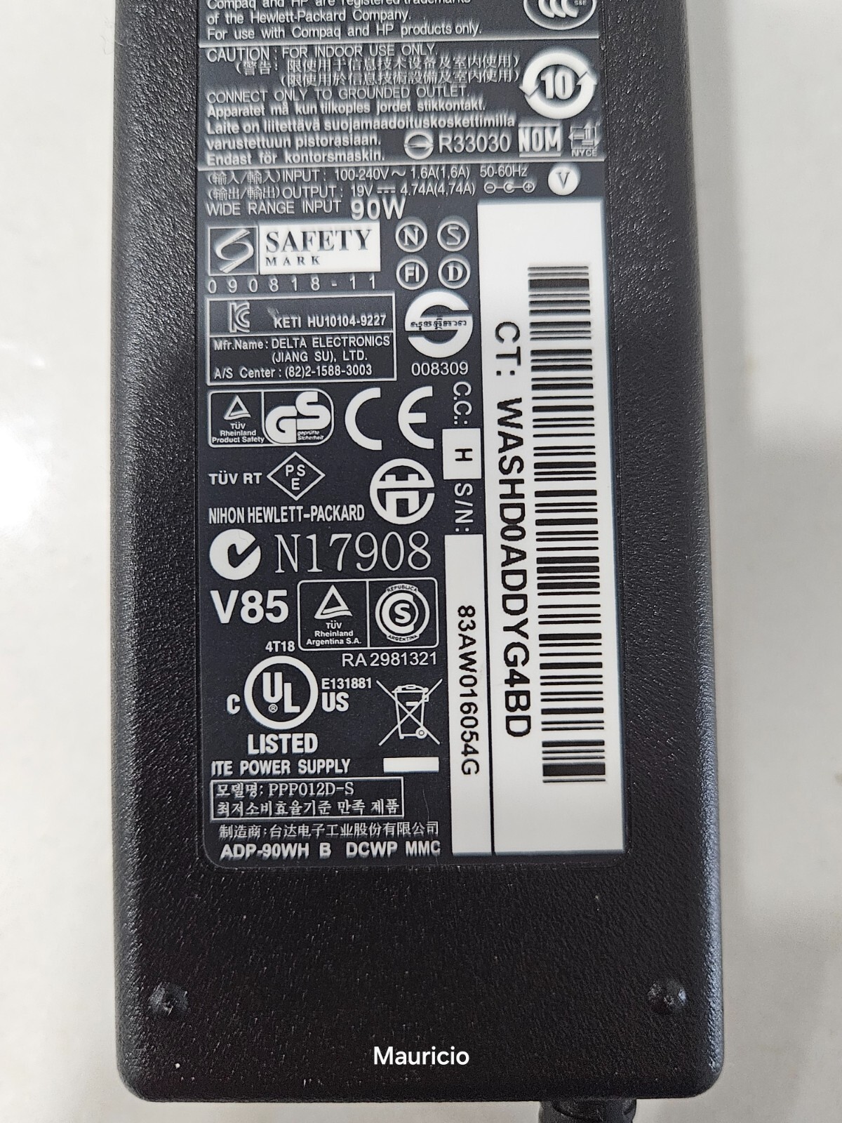 Model Ppp-012d-s, 90 W-input 110v-240v, (output: 19v,4.74a),