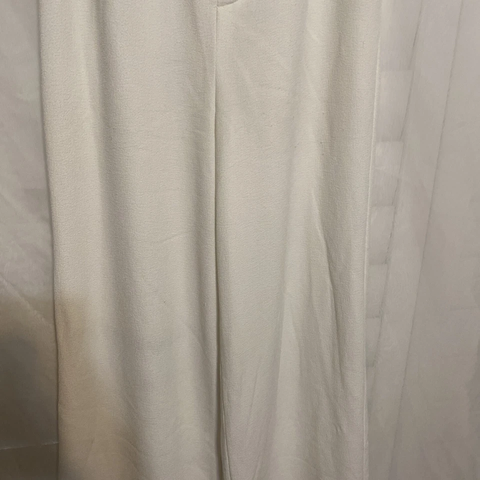 Pantalones de vestir MissGuided para mujer blancos de pierna ancha talla 0 cremallera y botón Foto 2 de 4