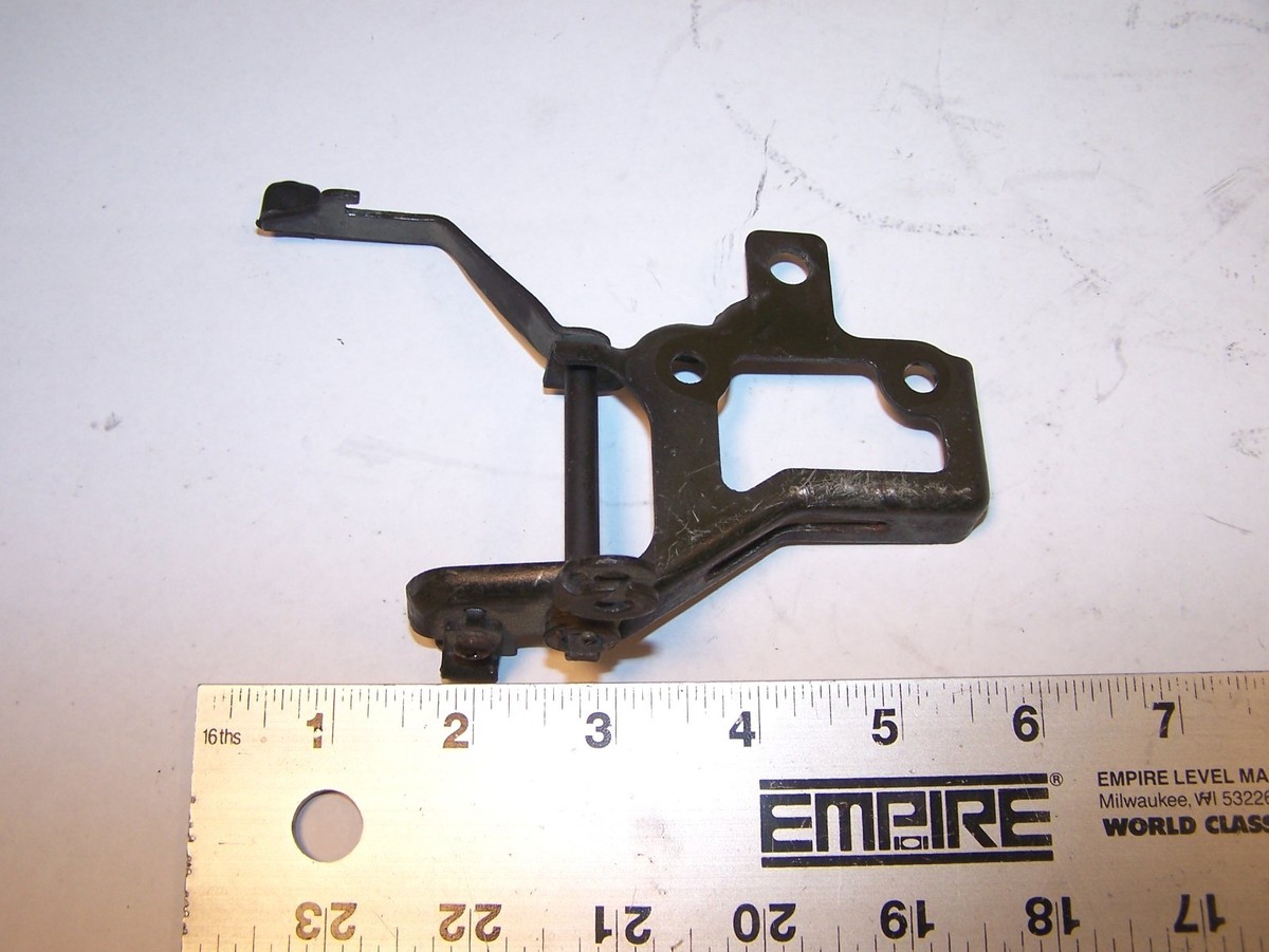 S。 HONDA VF700 SEAT RELEASE LOCK LEVER & BRACKET 77152-MK3-000 VF 700