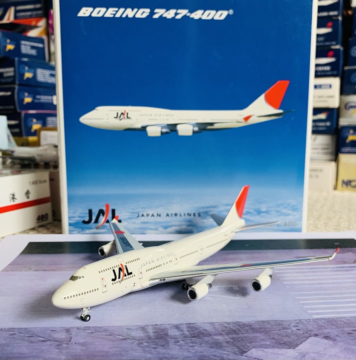 Herpa 1:400 JAL Japan Airlines Boeing 747-446 REG: JA8088 Herpa 1:400 JAL Japan Airlines Boeing 747-446 REG: JA8088
