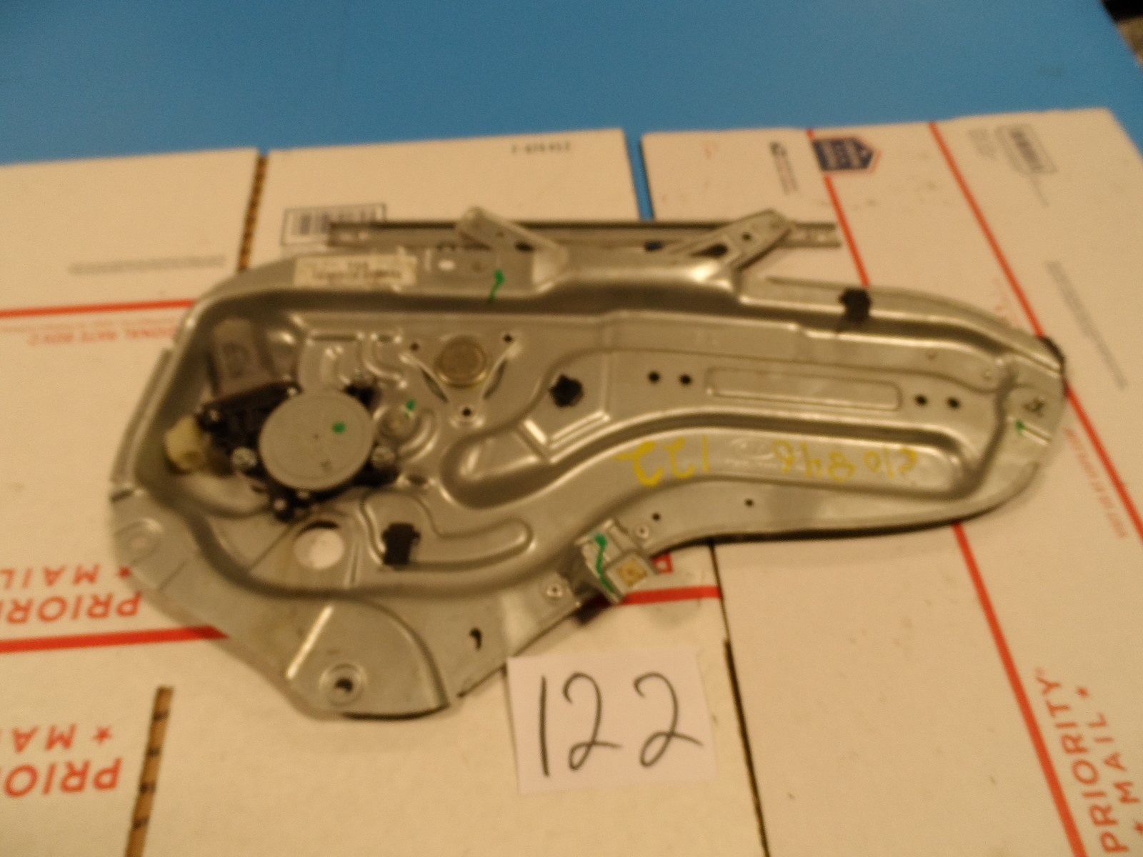 10 11 12 13 Kia Forte Passenger Rear  Window regulator with Power motor 122