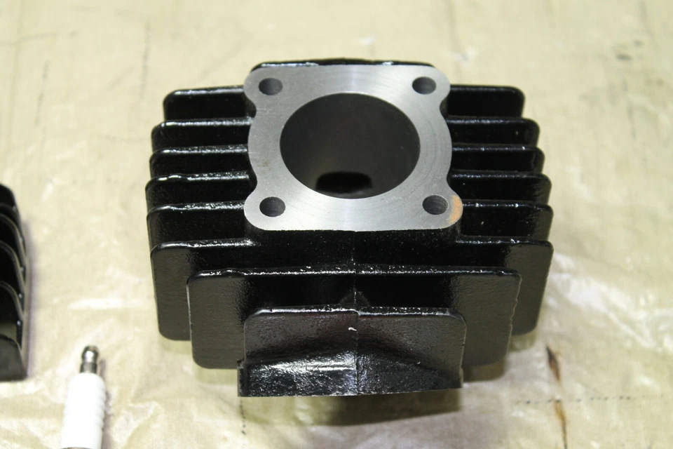 Yamaha MJ50 Towny Kit de reconstrucción de extremo superior Culata Cilindro Anillos de pistón 1980 1981 1982 Foto 2 de 4