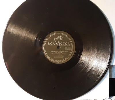 The Ames Brothers - 78 RPM Record - I Can't Belive You Are in Love With Me
