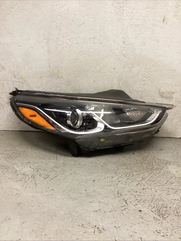 2018 2019 HYUNDAI SONATA RIGHT RH PASSENGER SIDE HEADLIGHT OEM HALOGEN US BUILT