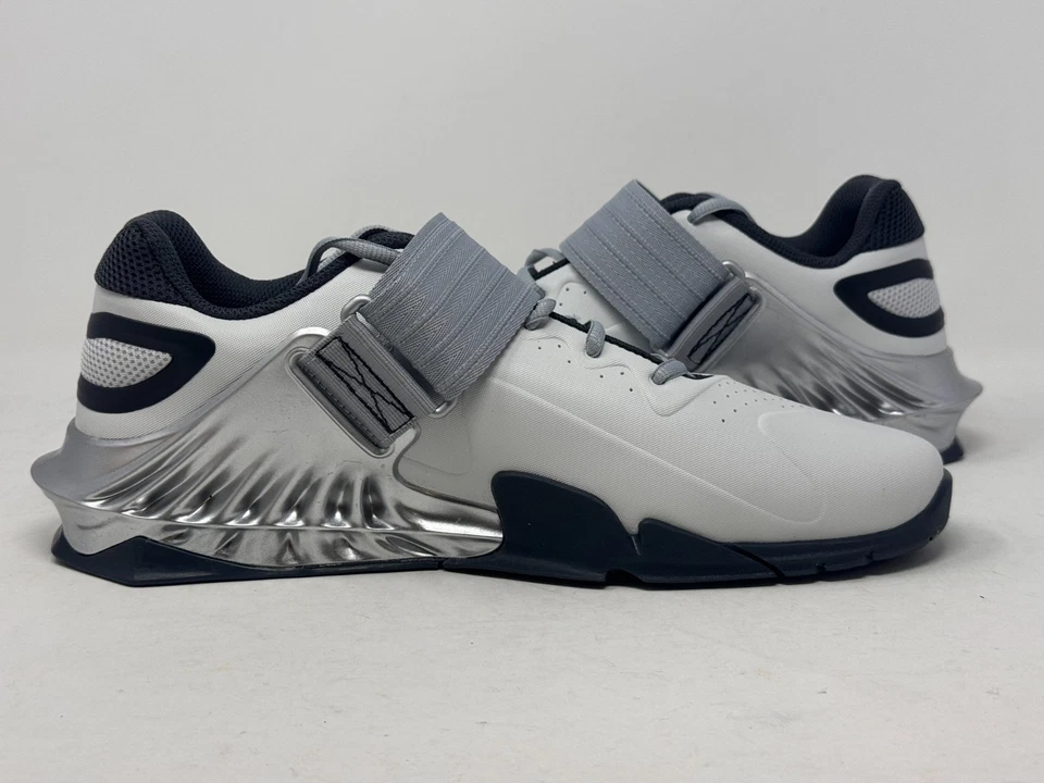 Zapatos de levantamiento de pesas Nike Savaleos para hombre polvo fotón/plata metálica FZ8664-001 Foto 4 de 4