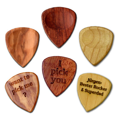 Plektrum Holz graviert Wunschtext Name mit Geschenkbox und Ledertasche Plektron