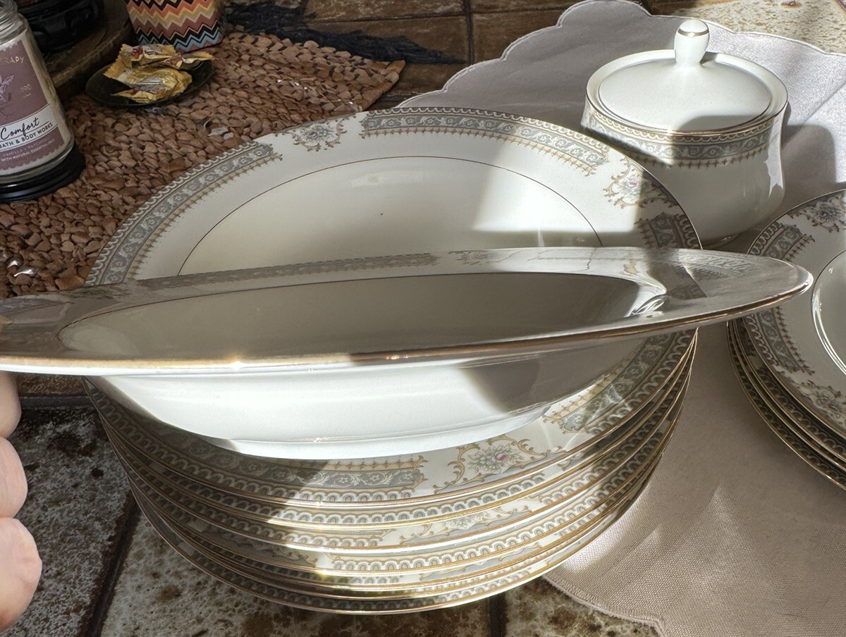 MIKASA 金箔　LaurieGatesデザイン　31cm MIKASA 金箔 LaurieGatesデザイン 31cm 【公式通販】