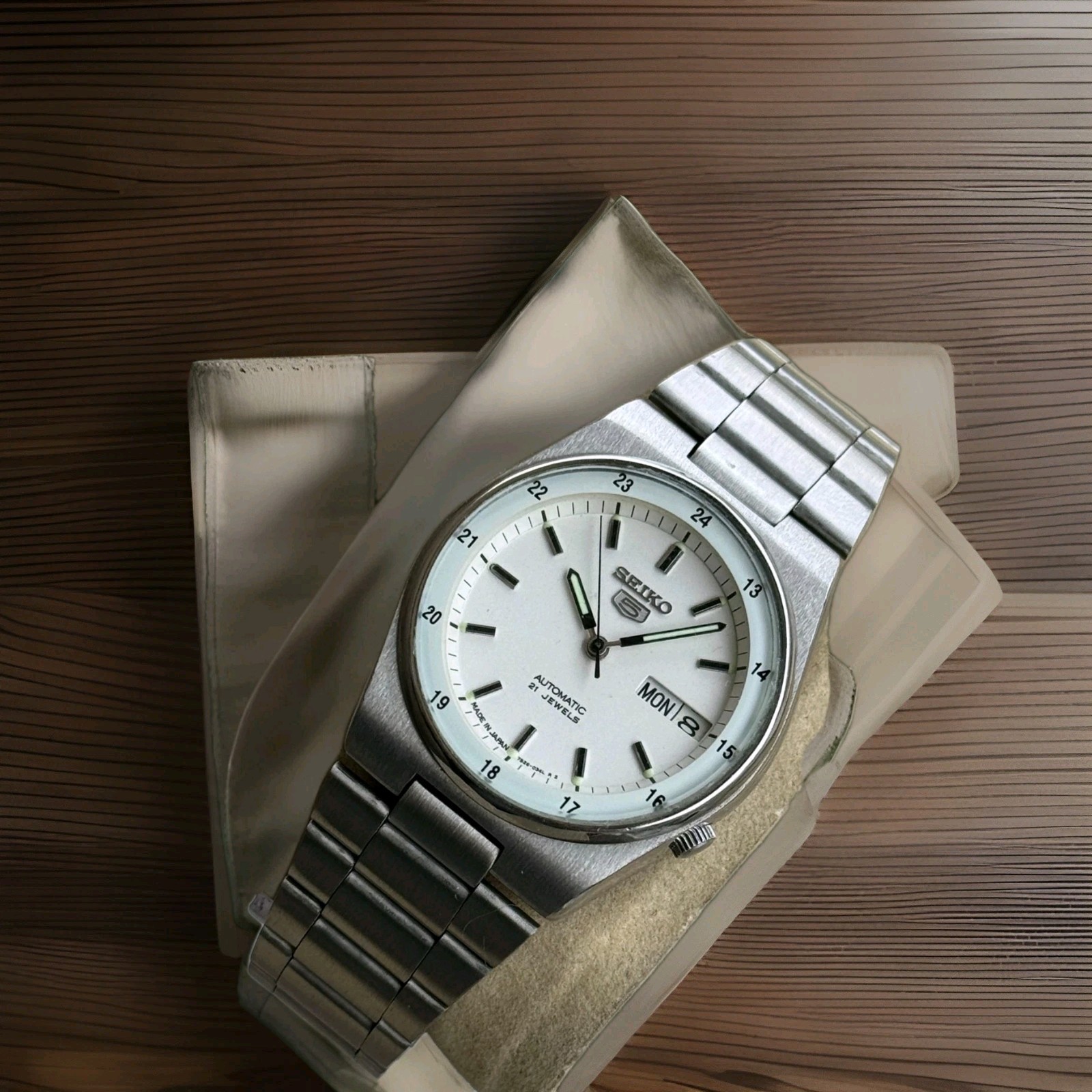 Dial Day Japan 7s26 Mens for Automatic Date Wrist Seiko Vintage White watch 5 - vintagewatches.pk