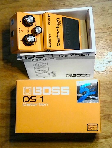Boss DS-1 Electric Guitar Distortion Effect Pedal NEW - Open Box