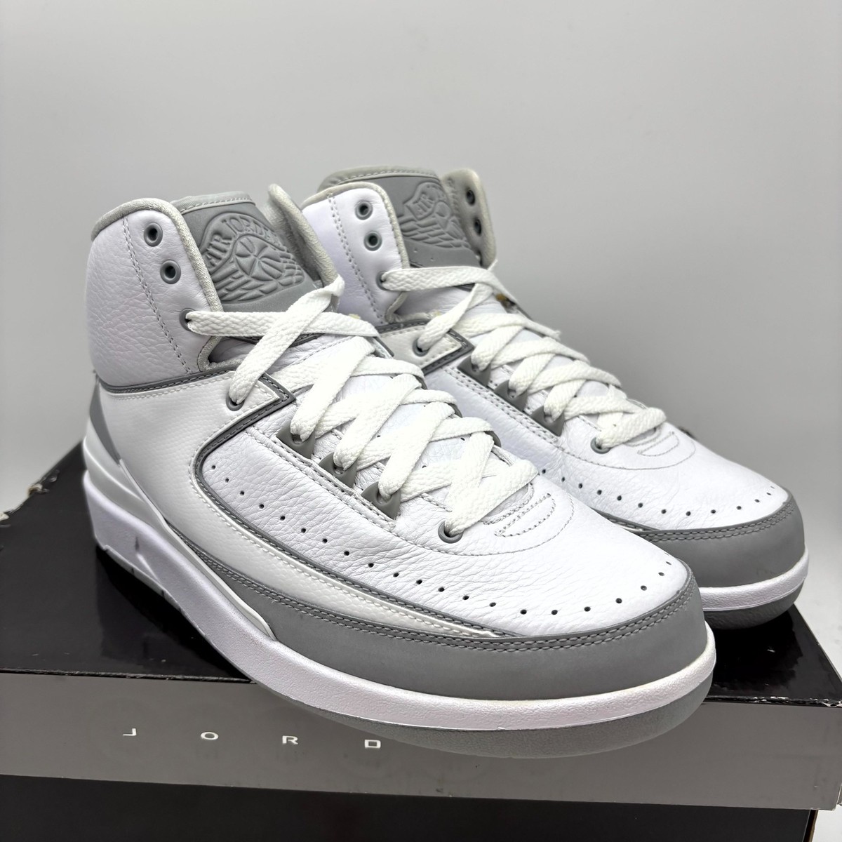 Air Jordan 2 Retro Silver Anniversary White Athletic Shoes US 8