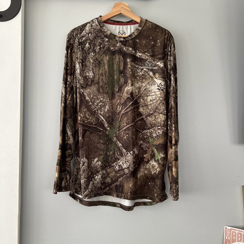 Realtree APX Camouflage Men’s Medium Long Sleeve Lightweight Shirt Scent Control