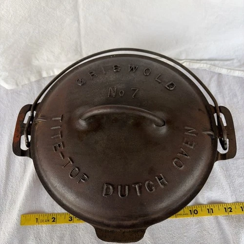 Griswold No. 7 Tite-Top Dutch Oven w/ Lid  – Early 1920s – Sits Flat - 2603/2604