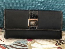 Liz Claiborne Black Textured Logo Continental Wallet Clutch Snap Closure
