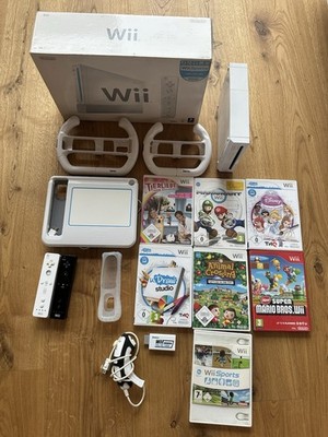 Nintendo Wii Bundle - Mario Kart, Animal Crossing, Wii Sports, uDraw