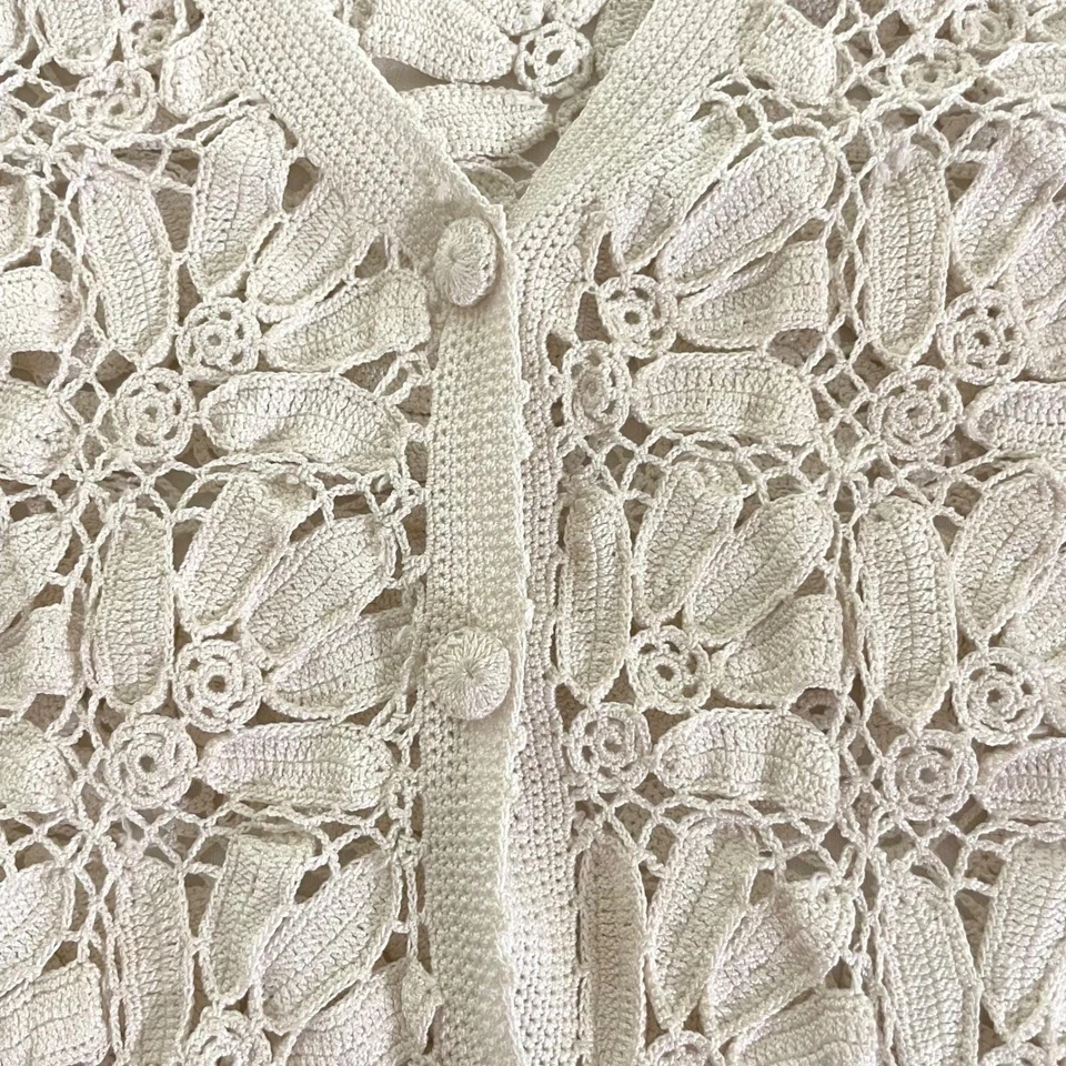 Cardigã de malha de crochê suéter botão frontal floral creme cottagecore boho vovó - Imagem 3 de 4