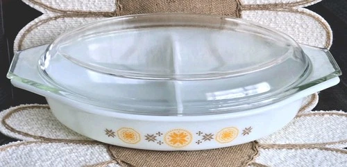 Vintage Pyrex Town and Country Oval Divided Dish with Lid USA 1 1/2 Quart