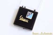 VESPA Original PIAGGIO Set 2x Pin "Emblem & Schriftzug" - V50 PX Anstecker Logo