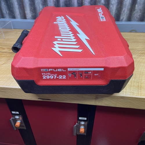 Milwaukee 2997-22 Combo CASE ONLY Tool Box For Hammer Drill & Impact Driver - Picture 3 of 4