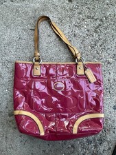 COACH Peyton F22322 Magenta Pink Embossed Patent Leather Signature Tote EUC