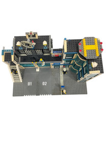 LEGO City 7498 Estaci&oacute;n de Polic&iacute;a Usada Incompleta