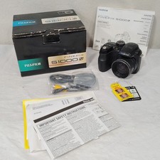 Fuji Fujifilm FinePix S1000 FD 10MP Digital Camera 12x Zoom w/Manual Box Tested