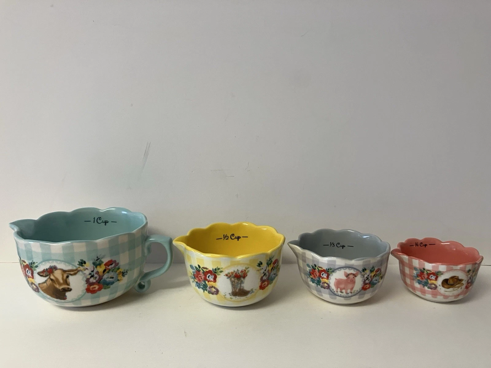 The Pioneer Woman Gingham Sweet Romance 4-piece Ceramic Nesting Measuring Bowls