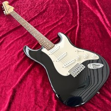 Squier di Fender STRATOCASTER tenuto in buone condizioni