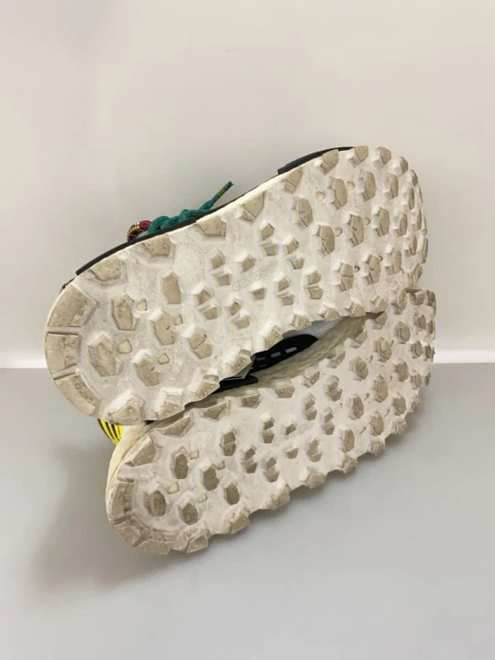 Men 7.5US Adidas Pw Solar Hu Nmd/Pharrell Williams Human/Wht - Image 4 of 4