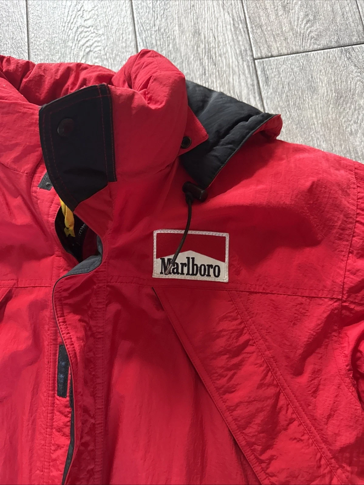 Marlboro Country Store Red Down Jacket Size XL Vintage Puffer Winter Coat image 2