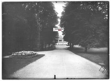 Placca Lente Foto Antica Positivo Bianco e Nero 13x18 CM Vittel Vosges, Giardino