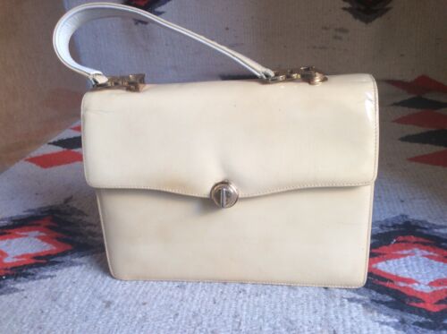 GUCCI 1960s Vintage White Lizard Skin Square Handbag – The Paper Bag  Princess Vintage