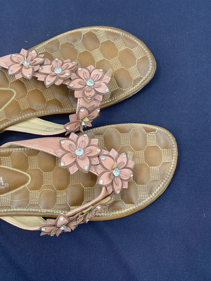 Patrizia by Spring Step Womens Size 39 Flip Flops Pink Flowers - Image 3 of 4