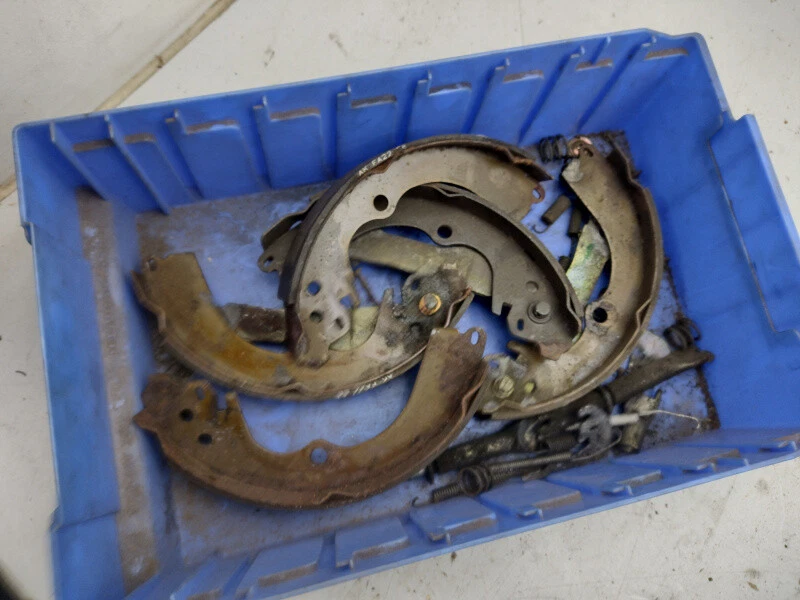 Piezas sueltas freno de tambor para Subaru Impreza GC GF 93-00 Foto 3 de 4