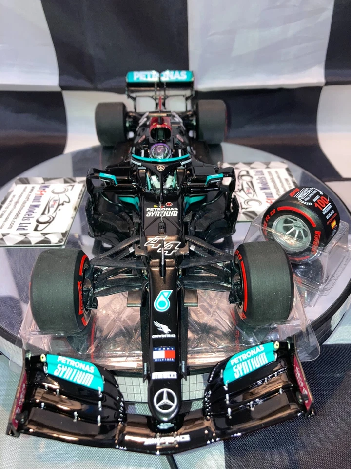 1:18 Minichamps 110210444 Lewis Hamilton Mercedes W12 100 Pole Spagnole GP 2021 - Immagine 3 di 4