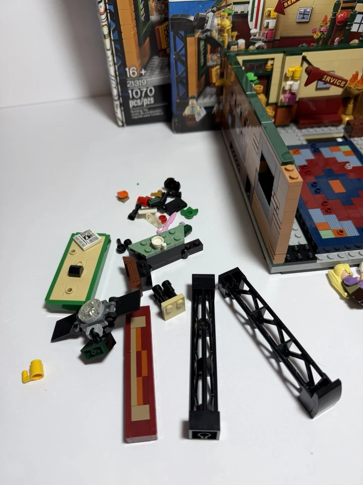 FRIENDS Lego Set 21319 Partial Build Box and Manual Mini Figures - Image 3 of 4