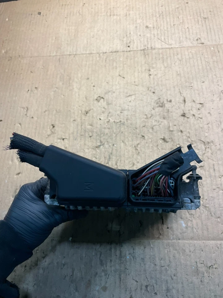 Блок управления двигателем ECU ECM 2005 2006 2007 Mercedes C280 от оригинального производителя u1982 DG - Изображение 2 из 4