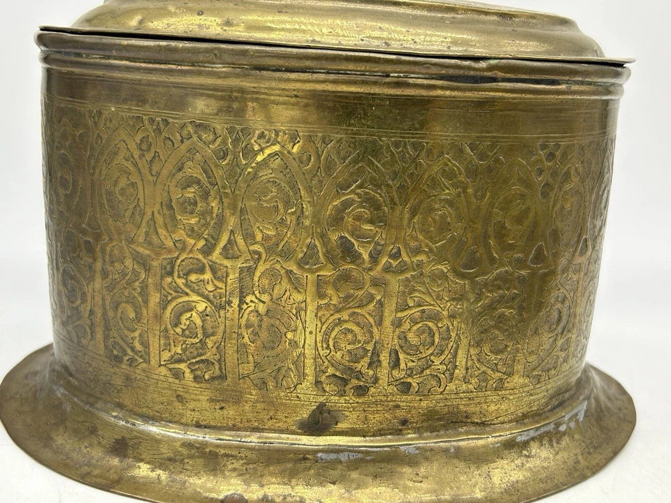 Carrito de té antiguo anglo indio ovalado de latón Foto 2 de 4