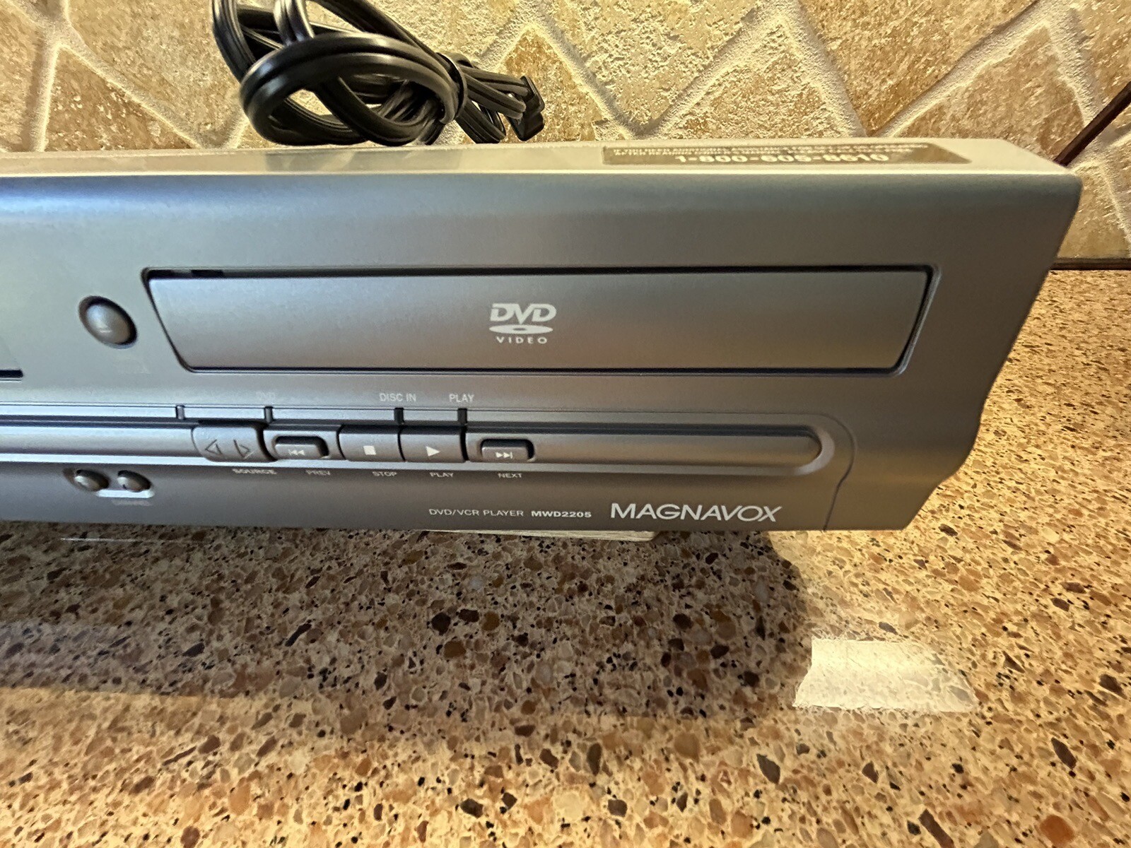 Magnavox MWD2205 DVD Player/VCR Combo VHS Recorder TESTED WORKS GREAT