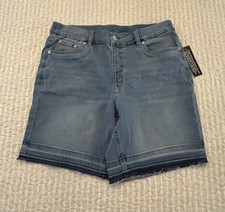 Denim Co Easy Stretch Light Wash Denim Shorts w/Frayed Hem Size 12 NWT