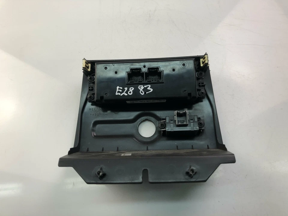 E2883 CADILLAC ESCALADE 2007 Climate Control Unit 15106146 - Image 4 of 4