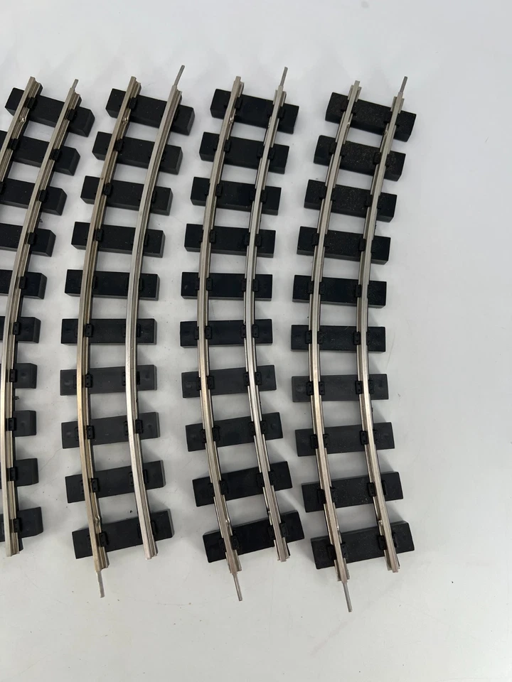 Unbranded O Gauge Lot of 6 Curved Track Good Condition - Image 4 of 4