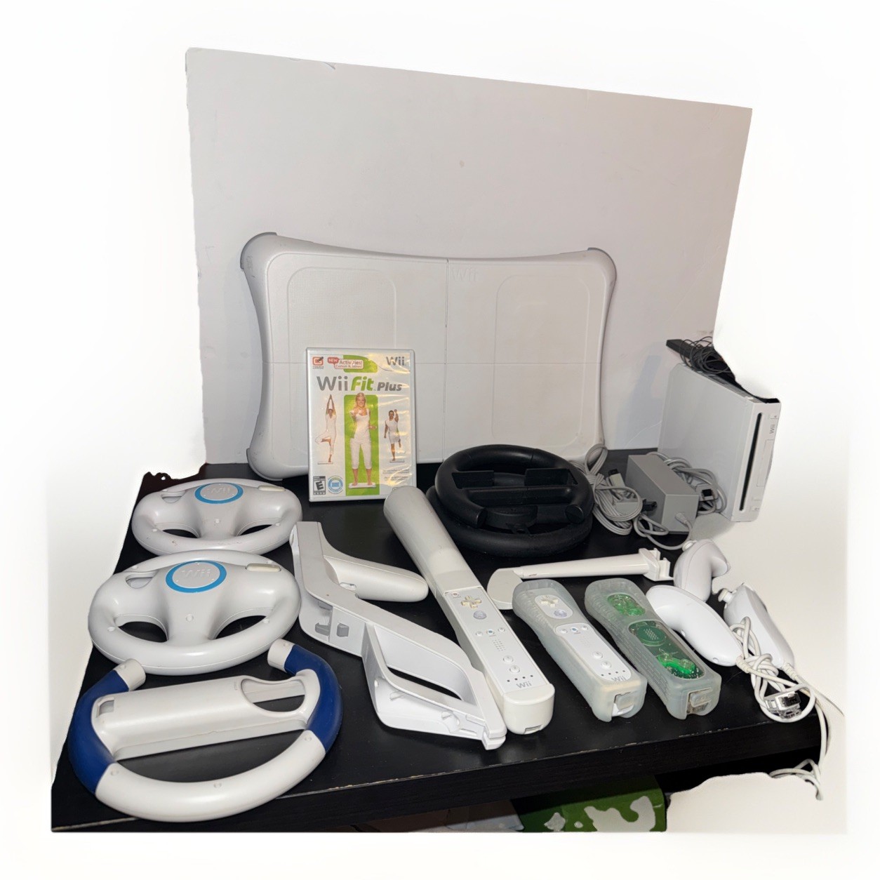 Nintendo Wii Lot Bundle W/ Console 3 Controllers+ Wii Fit Board + 11pc Extras