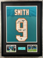 Jonnu Smith Signed Jersey Framed W/ Beckett BAS COA Miami Dolphins Green Auto