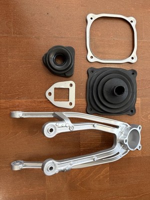 K☆017ぺ 2003-2009 NISSAN 350Z MANUAL SHIFTER BRACKET W/ACCESORES CD0