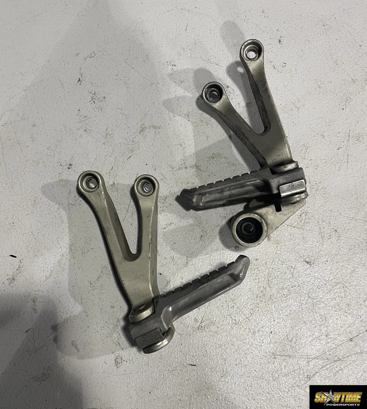 98-99 KAWASAKI NINJA ZX9R REAR BACK PASSENGER PEG SET PAIR