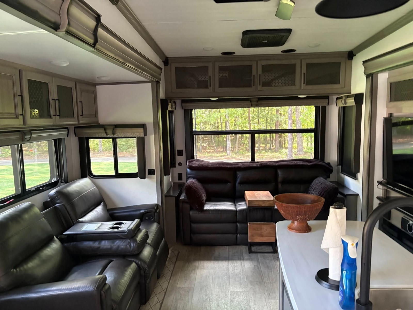 2022 Keystone Montana 5th Wheel RV - Currently Owned by Dog the Bounty Hunter
