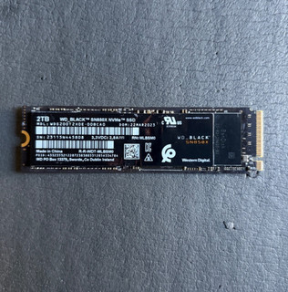 Western Digital WD_BLACK SN850X NVMe SSD 2TB M.2 / 7300 MB/s PCIe 4.0 gebraucht